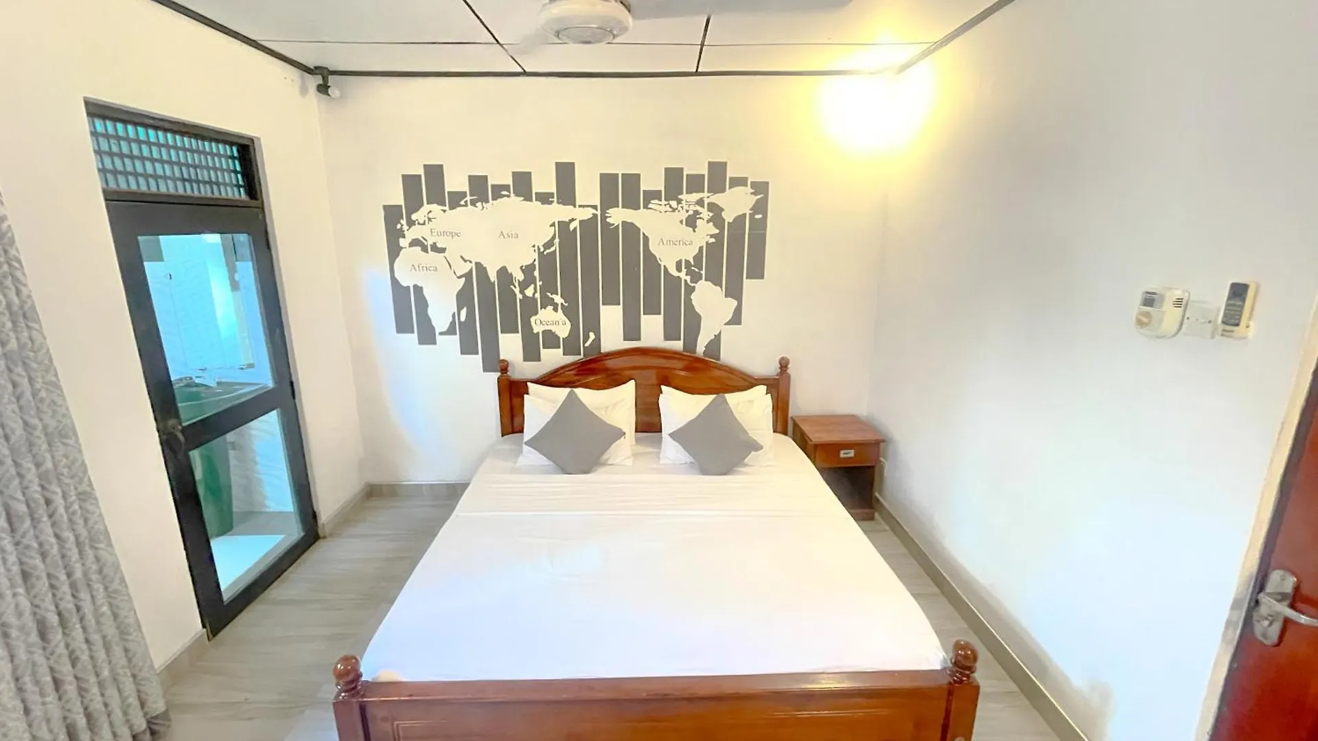 Dew Ceylon Villa Negombo Bed & Breakfast