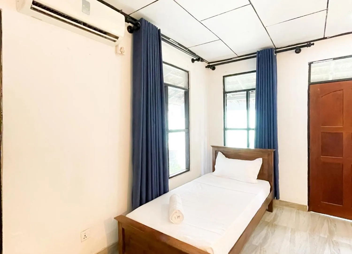 Dew Ceylon Villa Negombo Bed & Breakfast