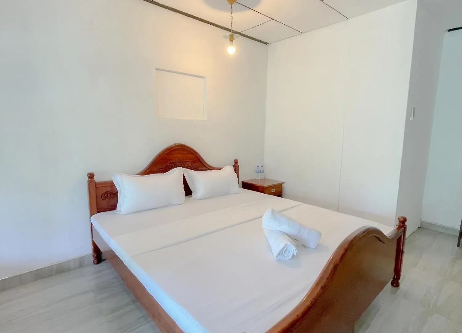 Dew Ceylon Villa Negombo